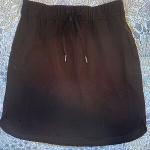Lululemon Black Women's Skirt size 8